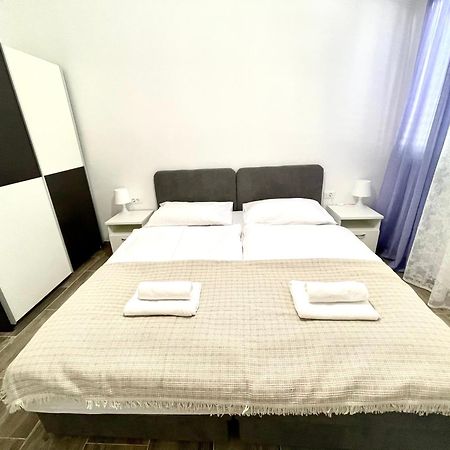 Villa Sagosde With Swimming Pool And Mini Golf Zagvozd Екстериор снимка