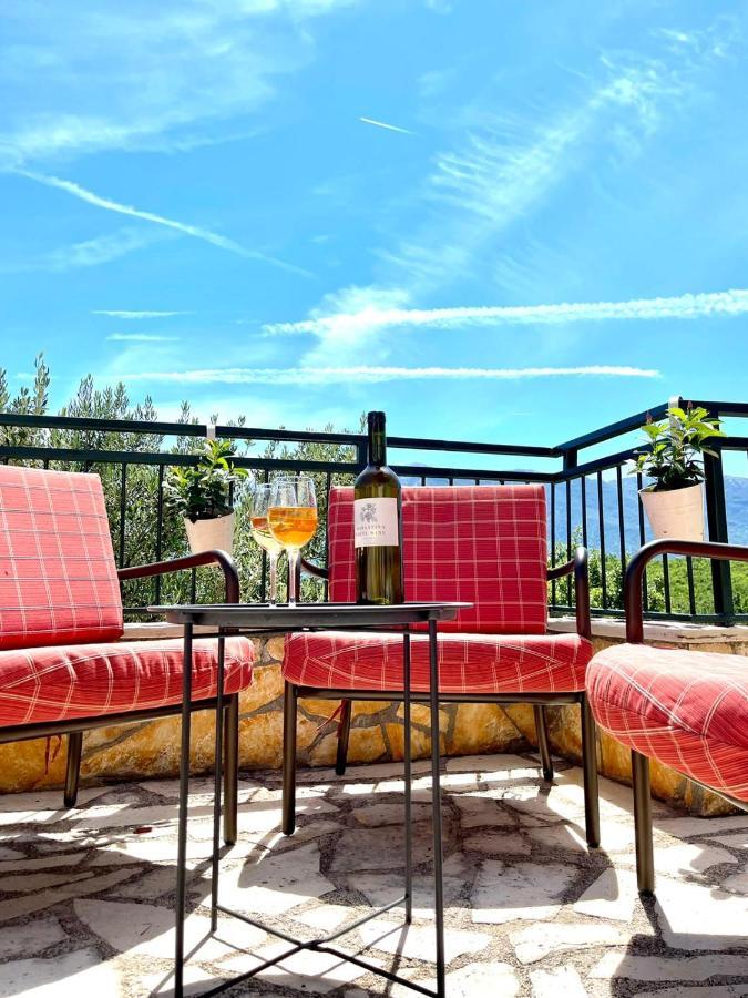 Villa Sagosde With Swimming Pool And Mini Golf Zagvozd Екстериор снимка