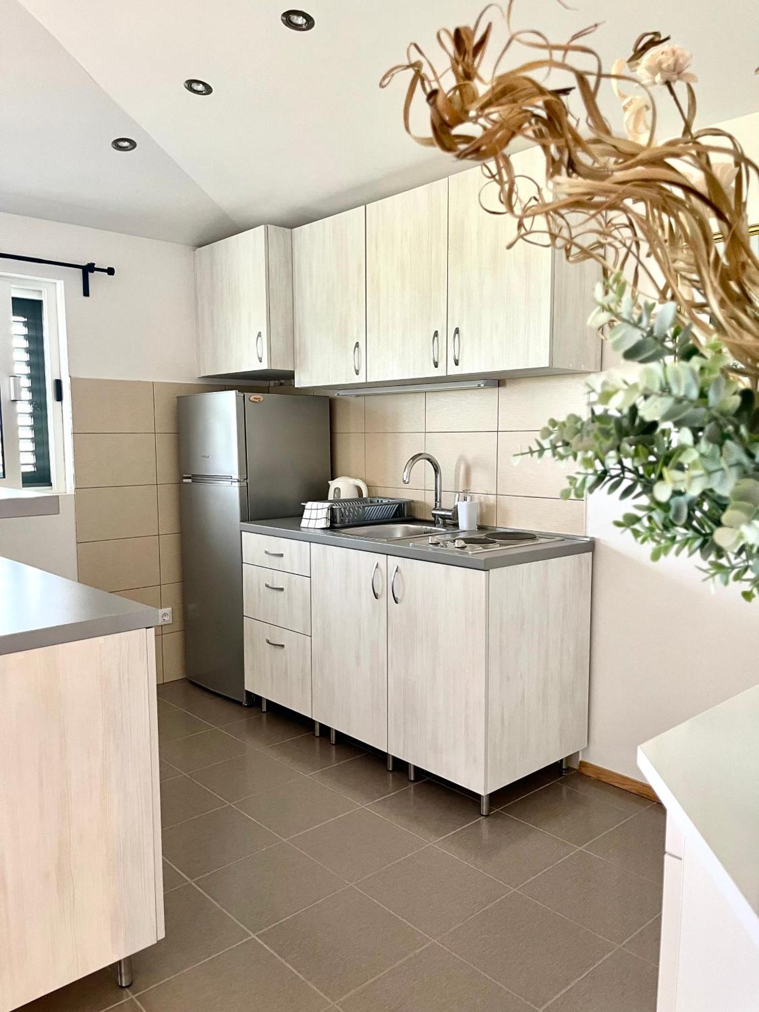 Villa Sagosde With Swimming Pool And Mini Golf Zagvozd Екстериор снимка