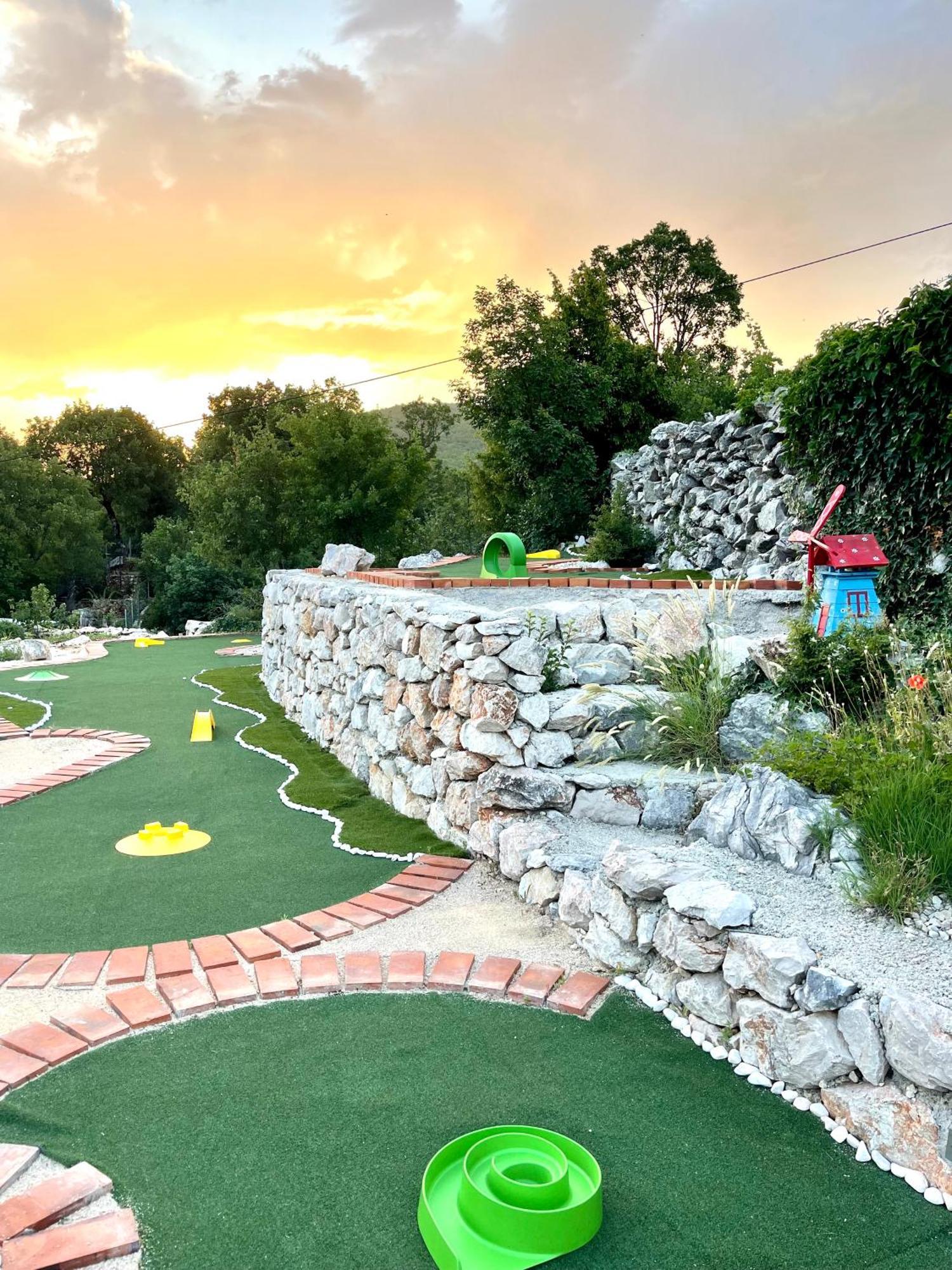Villa Sagosde With Swimming Pool And Mini Golf Zagvozd Екстериор снимка